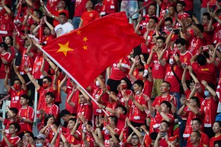 包含国内足球比赛精彩纷呈，球队风采无限的词条